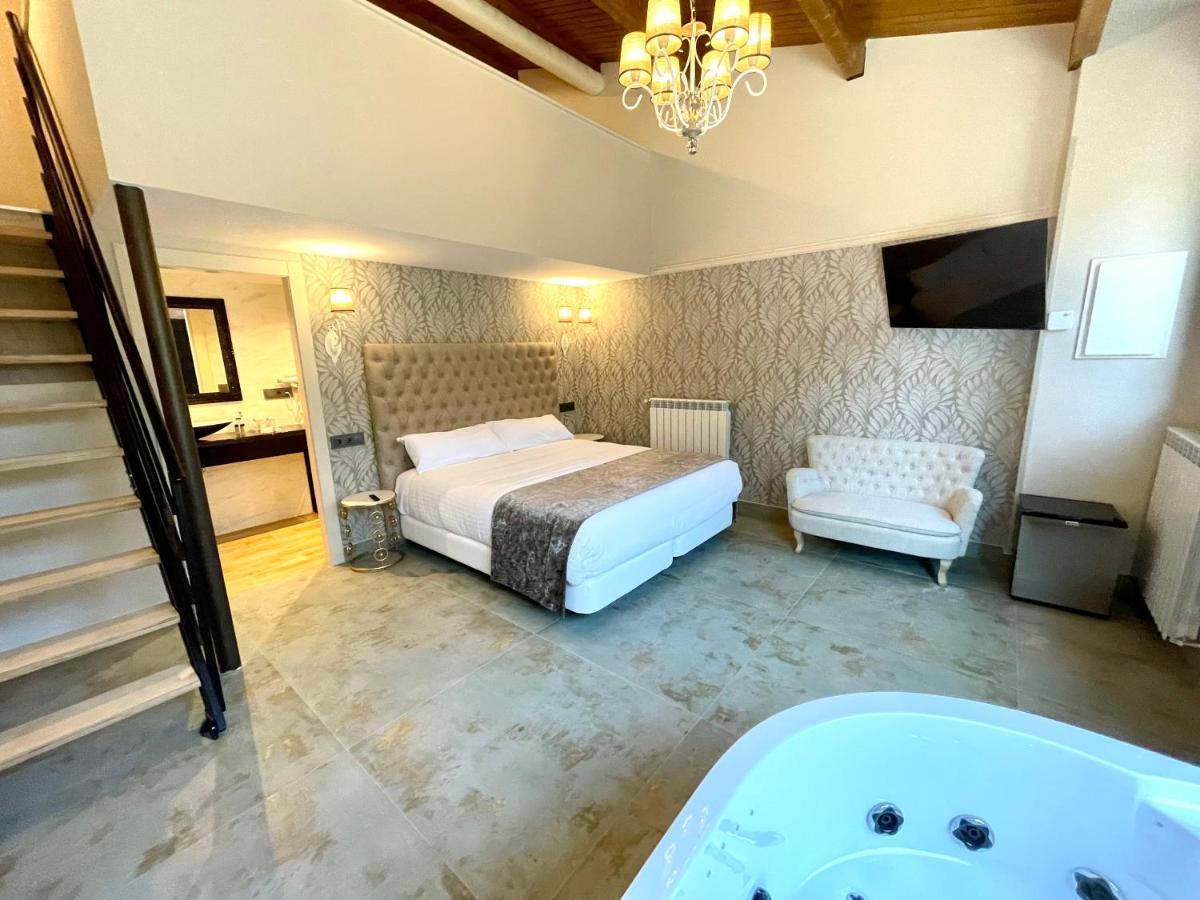 Akla Hotel Suites Valles Pasiegos Saro Exterior photo