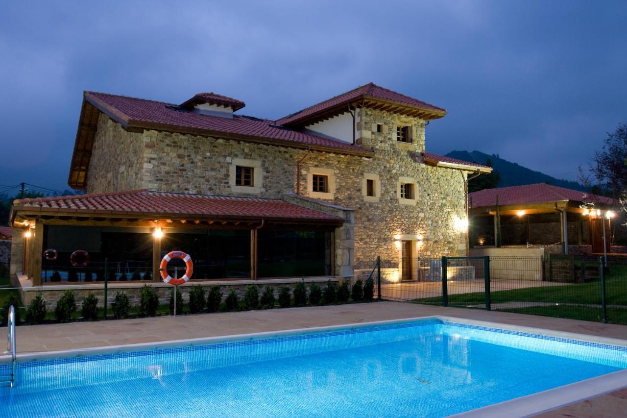 Akla Hotel Suites Valles Pasiegos Saro Exterior photo