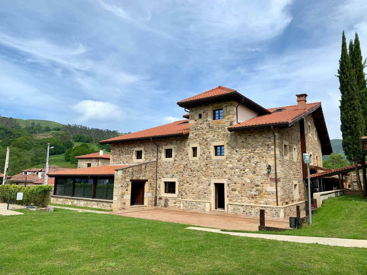 Akla Hotel Suites Valles Pasiegos Saro Exterior photo